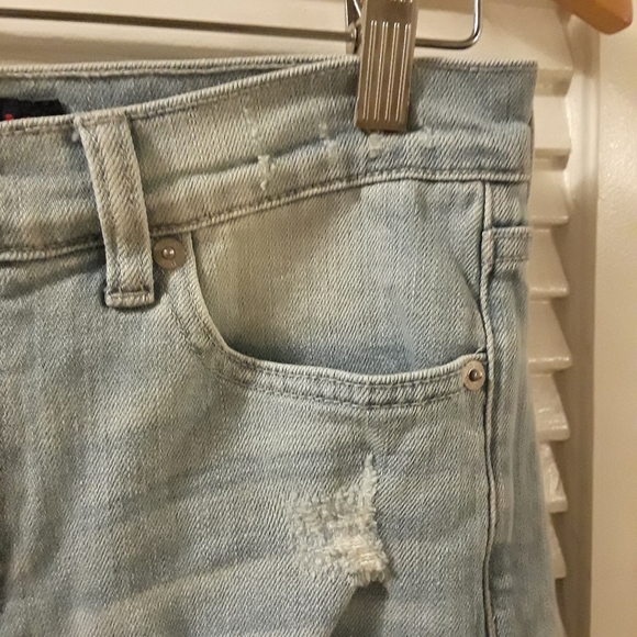 Just USA Womens Jean Shorts Size M Denim Bermuda Distressed Light Wash Mid - Picture 4 of 13